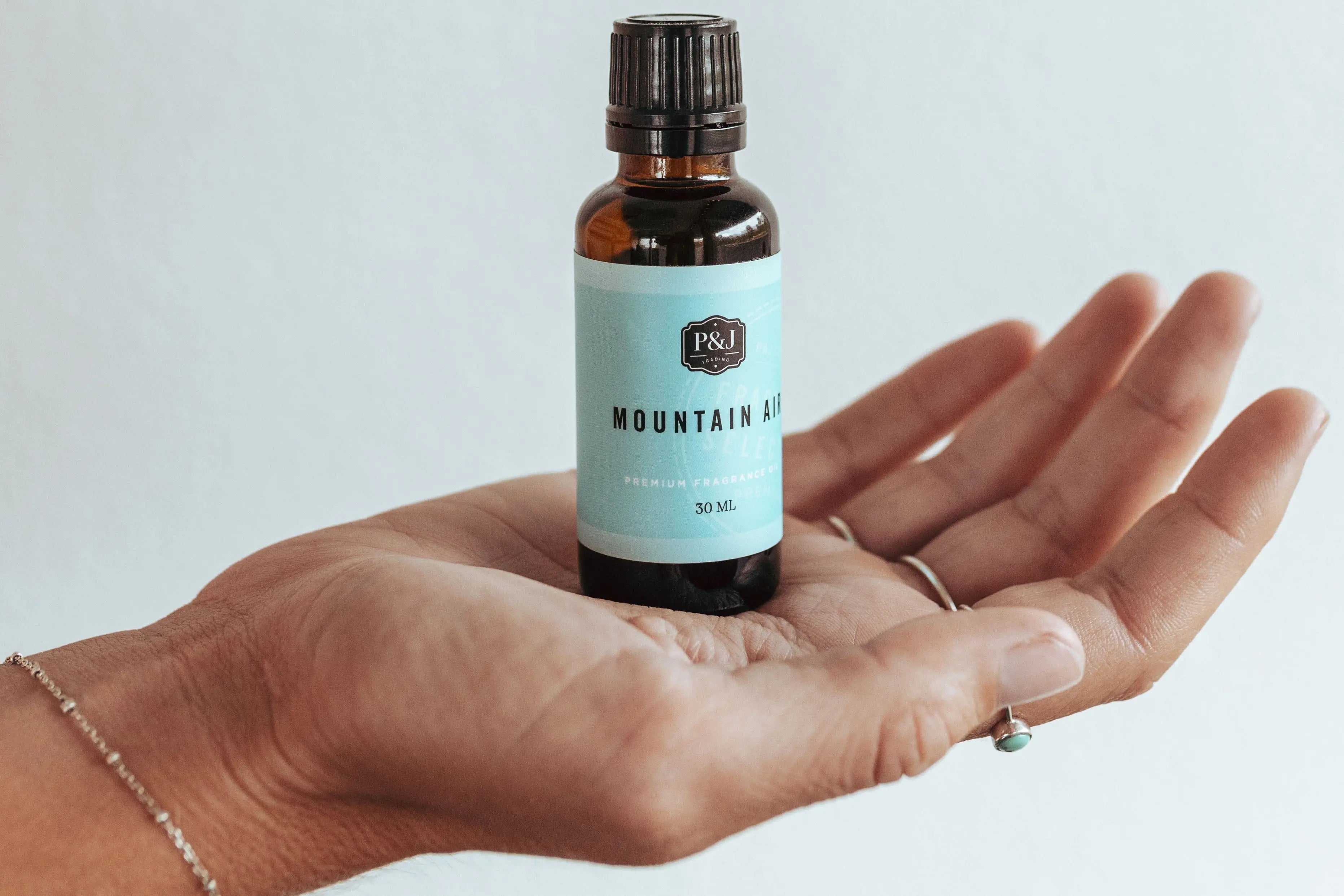 Nature's Breath: Exploring the Essence of Mountain Air Fragrance Oil